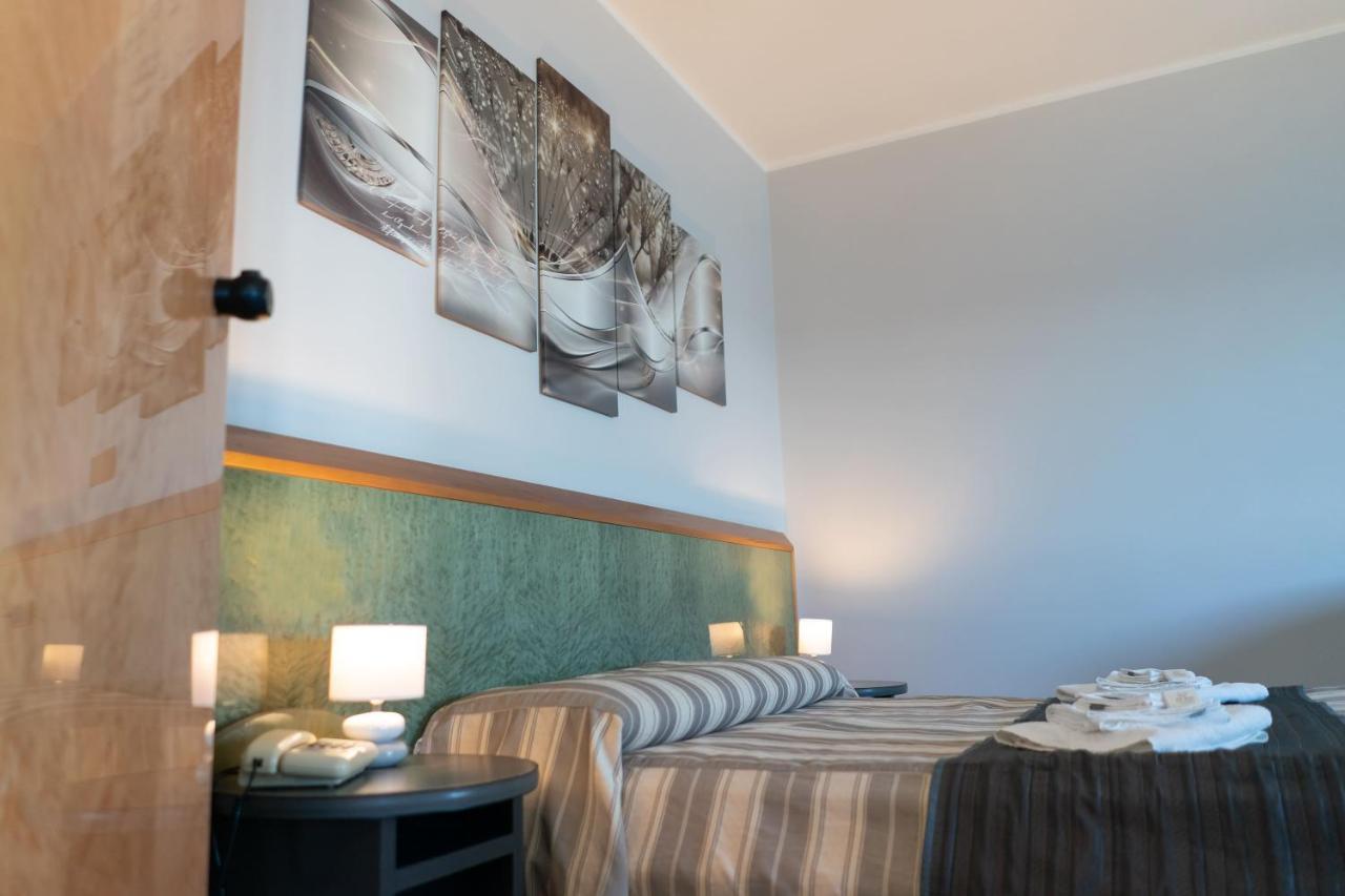 Hotel Melissa Торре-Мелісса Екстер'єр фото