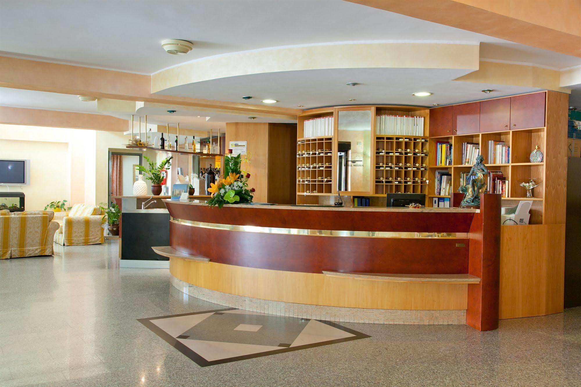 Hotel Melissa Торре-Мелісса Екстер'єр фото